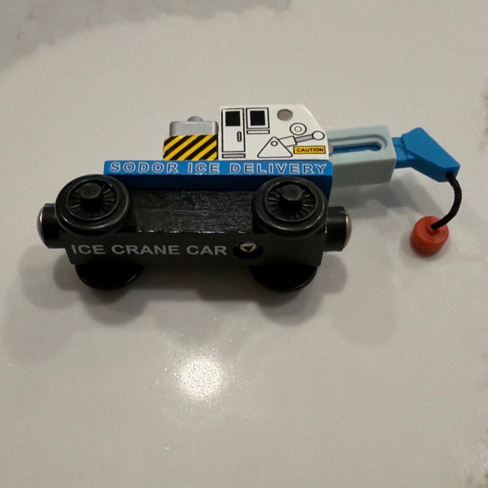 Thomas & Friends Wooden Railway Ice Crane Car Sodor Ice Delivery Magnetic Toy